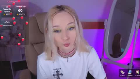 Katia  online show from November 2025 06:46:01 AM