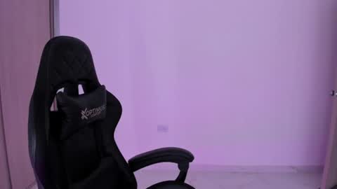 Snapshot of katia_sex25 chatting on June 2026 06:40:01 PM Katia online show from June 2026 06:40:01 PM