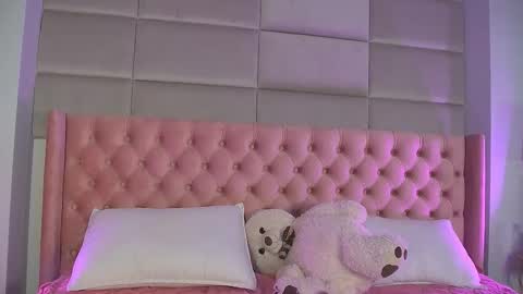 Katia online show from December 2025 04:50:01 AM