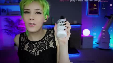 Katie online show from October 2025 08:33:02 PM