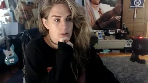 Katie online show from October 2025 05:08:02 AM