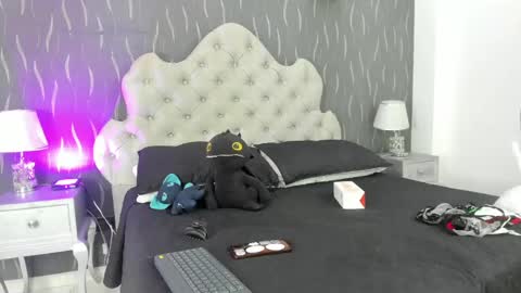 Snapshot of katierouge chatting on December 2024 06:09:01 AM Katie online show from December 2024 06:09:01 AM