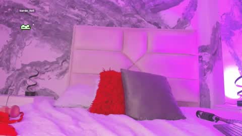 Snapshot of katierouge chatting on January 2025 02:04:02 AM Katie online show from January 2025 02:04:02 AM