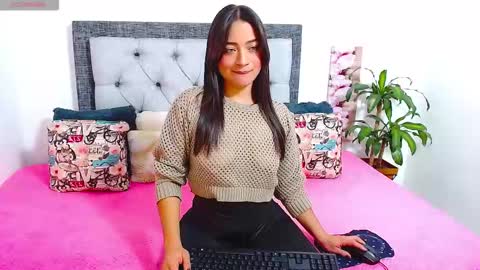 Snapshot of katikloving chatting on January 2026 04:50:02 AM Follow Instagram katikloving online show from January 2026 04:50:02 AM