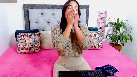 Snapshot of katikloving chatting on February 2026 03:42:01 PM Follow Instagram katikloving online show from February 2026 03:42:01 PM