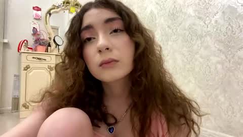 Snapshot of katinaflatau chatting on June 2026 07:30:02 PM Rosie online show from June 2026 07:30:02 PM