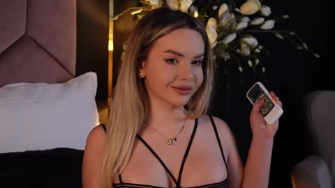 Snapshot of katjolie chatting on January 2025 09:07:01 PM KatJolie online show from January 2025 09:07:01 PM