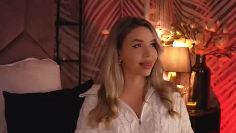 Snapshot of katjolie chatting on November 2025 08:30:02 PM KatJolie online show from November 2025 08:30:02 PM