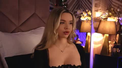 Snapshot of katjolie chatting on December 2025 08:46:01 PM KatJolie online show from December 2025 08:46:01 PM