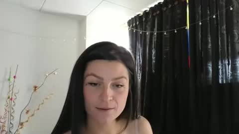 katalina online show from February 2025 06:29:02 PM