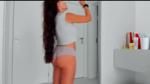 Katrin online show from April 2026 05:03:02 PM