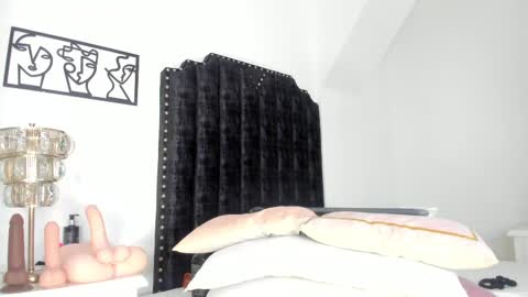 katrina moore online show from February 2025 02:20:01 PM