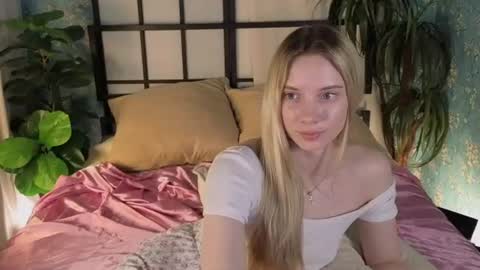 Snapshot of katt_yy chatting on July 2026 05:12:02 AM katt_yy online show from July 2026 05:12:02 AM