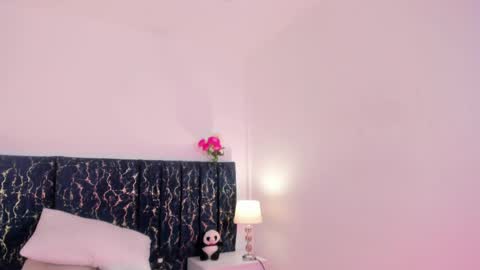 Snapshot of katte_landerr chatting on April 2026 01:24:01 PM Katte online show from April 2026 01:24:01 PM