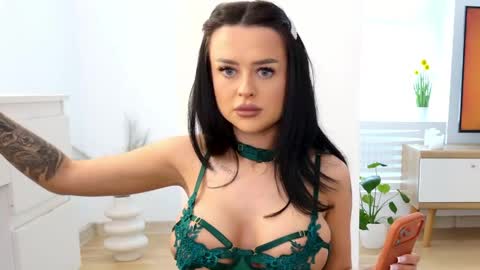 Katty Perry online show from May 2026 02:14:02 PM