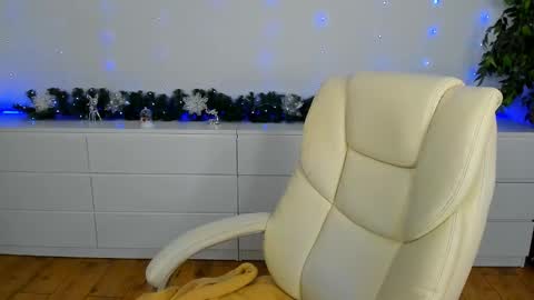 Katty online show from December 2025 06:42:02 AM