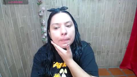 Katy online show from November 2025 01:00:02 AM