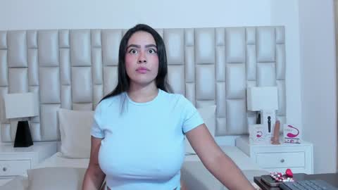 katy blonde girl and paola big boobs online show from January 2025 07:32:01 PM