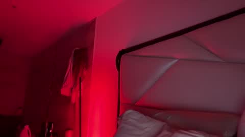 Emily online show from October 2025 12:53:01 AM