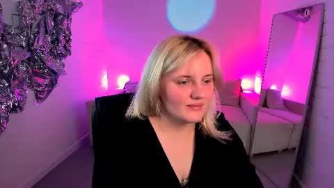 Snapshot of katybriggs chatting on June 2026 05:14:01 AM Katy online show from June 2026 05:14:01 AM