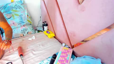 Snapshot of katylu_ chatting on January 2025 02:14:02 AM lilii-pety online show from January 2025 02:14:02 AM