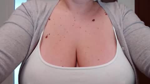 Katy online show from November 2025 06:12:02 AM