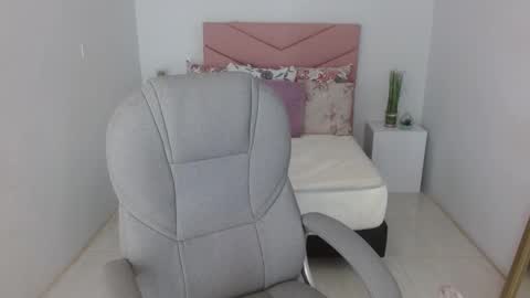 katyrojas online show from October 2025 12:07:02 PM