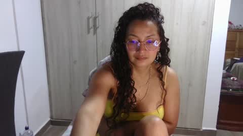 Snapshot of kawit1 chatting on January 2025 06:45:01 AM Khawit online show from January 2025 06:45:01 AM