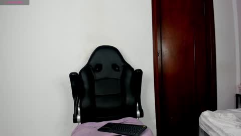 Snapshot of kayla_batista01 chatting on December 2024 01:54:02 PM KAYLA BATISTA online show from December 2024 01:54:02 PM