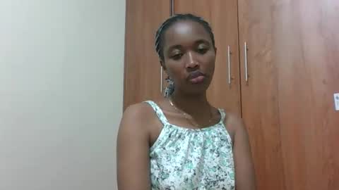 Snapshot of kaylar005 chatting on April 2026 01:29:01 AM kaylar online show from April 2026 01:29:01 AM