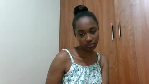 Snapshot of kaylar005 chatting on June 2026 11:04:01 AM kaylar online show from June 2026 11:04:01 AM