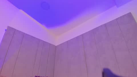 Kayla online show from December 2025 07:08:02 PM