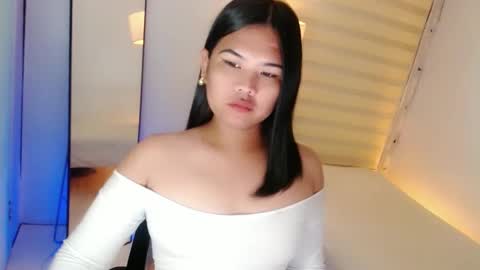 Y O U R        F U T U R E       K A Y L E E  online show from February 2025 01:57:01 AM