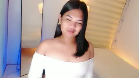 Y O U R        F U T U R E       K A Y L E E  online show from February 2025 05:03:02 AM