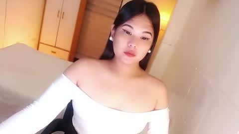 Y O U R        F U T U R E       K A Y L E E  online show from October 2025 07:49:02 PM