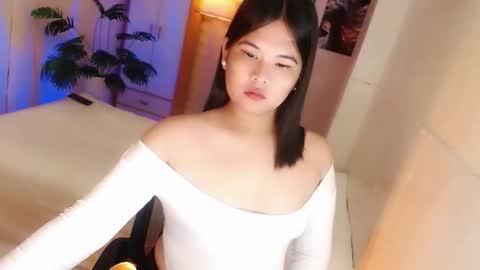 Y O U R        F U T U R E       K A Y L E E  online show from November 2025 01:17:02 AM