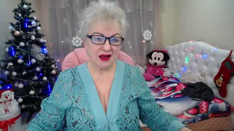 kaylesmoll online show from January 2025 07:18:02 PM
