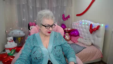 kaylesmoll online show from February 2025 10:23:02 PM