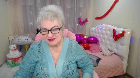 kaylesmoll online show from February 2025 11:17:01 PM