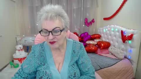 kaylesmoll online show from February 2025 04:57:02 AM