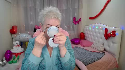 kaylesmoll online show from February 2025 06:02:01 AM