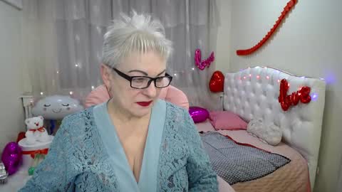 kaylesmoll online show from February 2025 03:56:01 AM