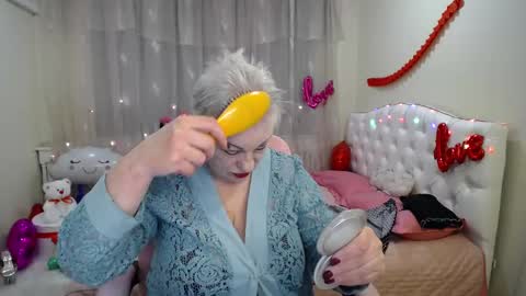 kaylesmoll online show from February 2025 07:14:02 PM