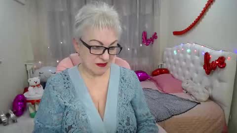 kaylesmoll online show from March 2025 01:48:01 AM