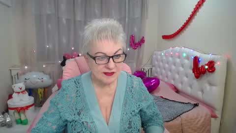 kaylesmoll online show from March 2025 10:53:01 PM
