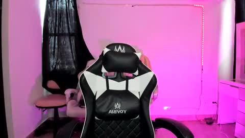 kaylie online show from January 2025 08:25:01 PM