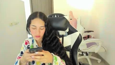 kaylie online show from October 2025 02:37:02 PM