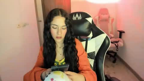 kaylie online show from December 2025 03:38:02 AM