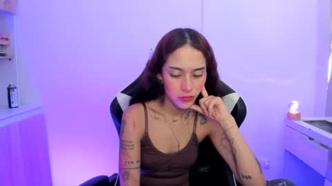Snapshot of kaylie_xxx chatting on May 2026 06:35:02 PM kaylie online show from May 2026 06:35:02 PM