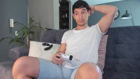 Kayn online show from November 2025 06:52:01 PM